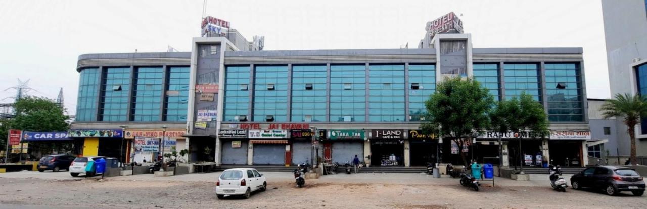 Hotel Jay Bhawani Ahmedabad Buitenkant foto