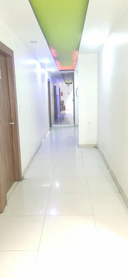Hotel Jay Bhawani Ahmedabad Buitenkant foto